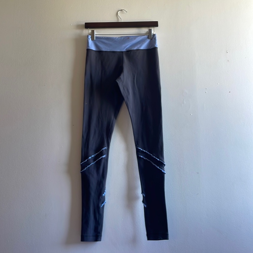 Blue Lululemon Leggings Size 8 . - Picture 2 of 16